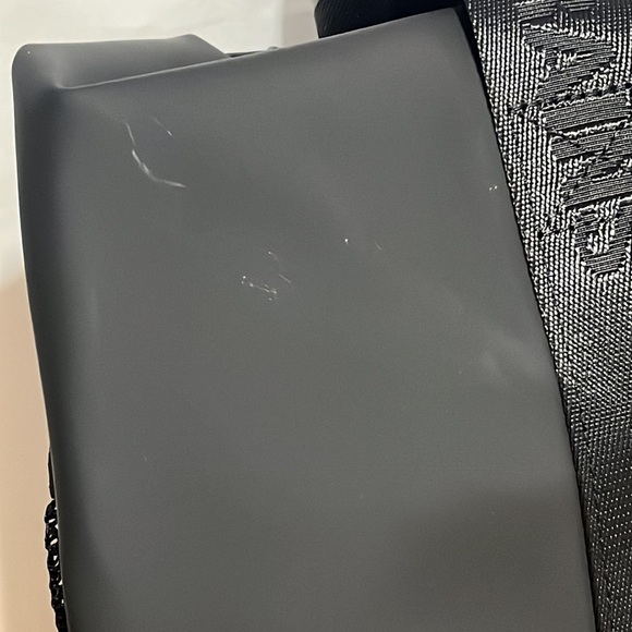 NEW Rains Gym Duffle/ Weekender Bag Black - Picture 5 of 15